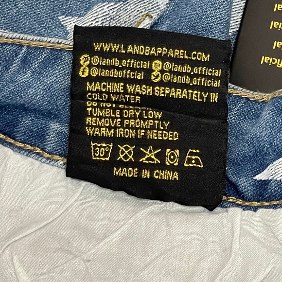 RESTOCKED! L & B Star Print Distressed Jean/Shorts - Picture 15 of 16